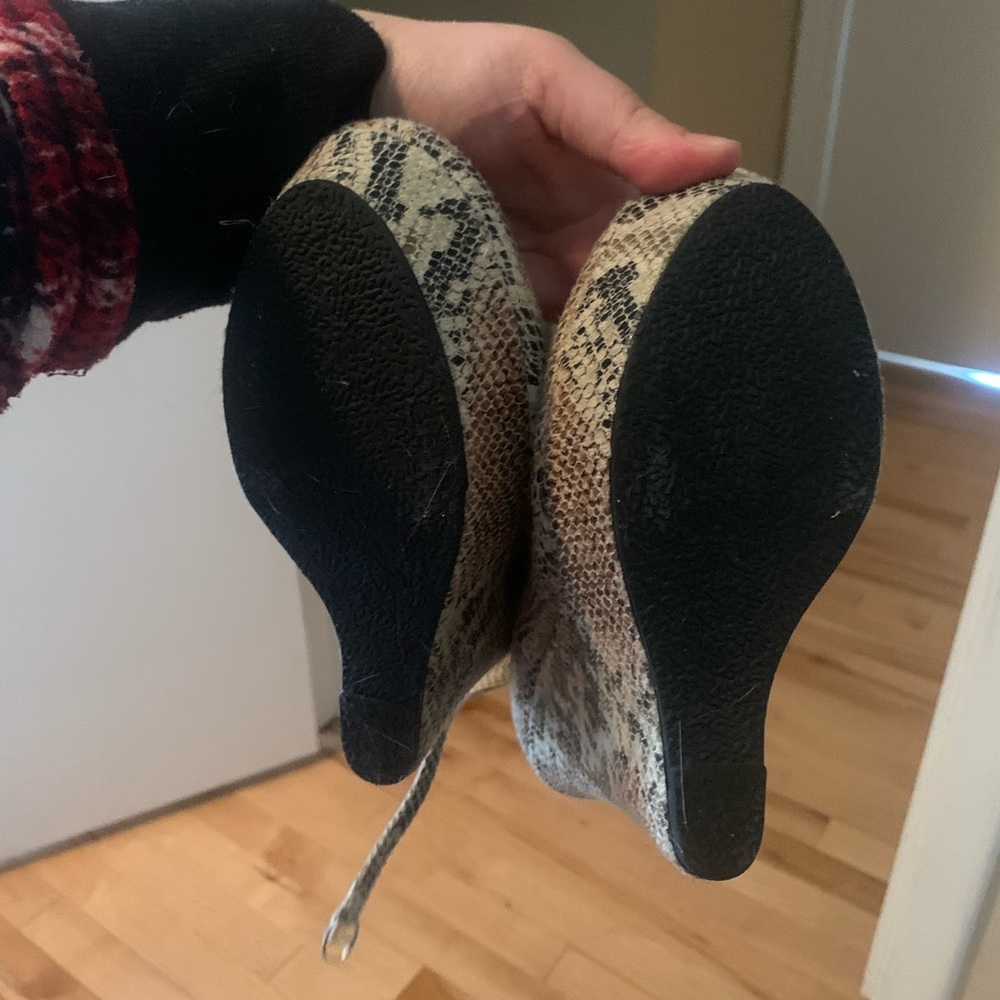 Shoes - Picture 3 of 3